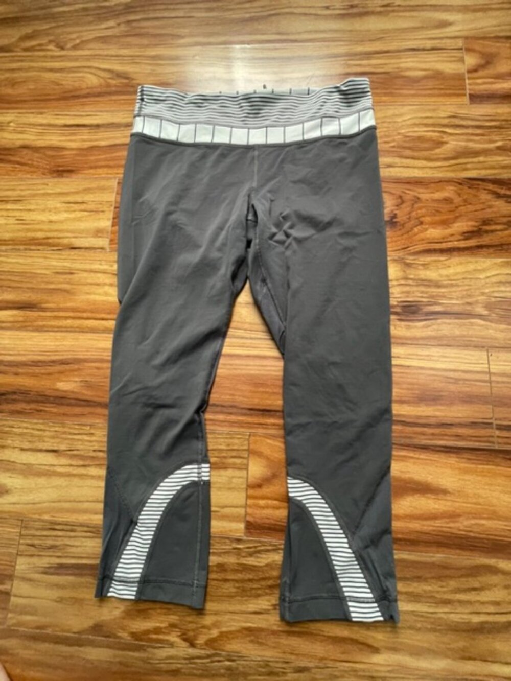 Lululemon Women's Activewear Lined Cropped Leggings, Gray White